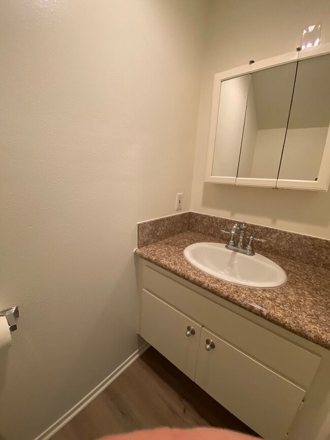 Photo - 2 story 2 bed, 1 1/2 bath Monticello Condo