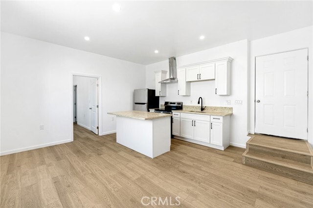 Photo - 1375 N Mentor Ave