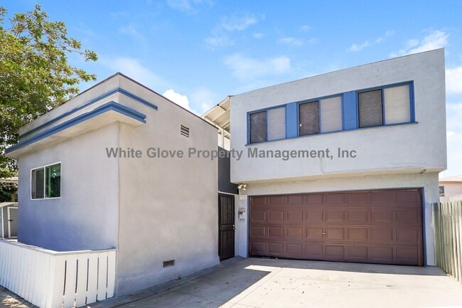 Building Photo - Charming Upstairs One Bedroom Apartment
