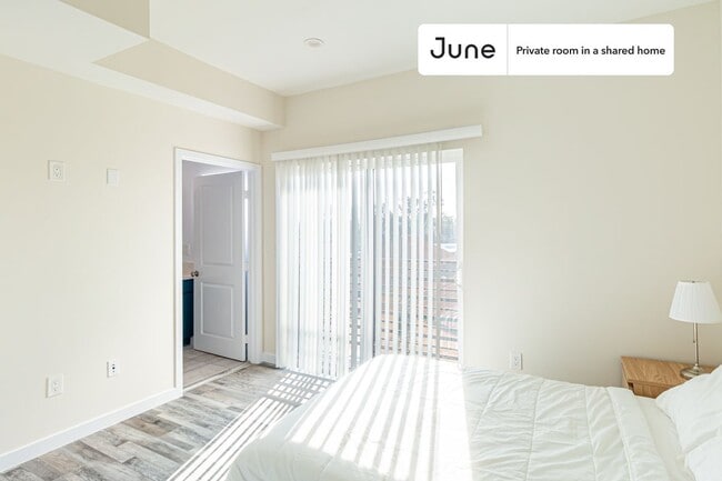 Photo - Room in Shared 5 bed/5 bath home Unit E