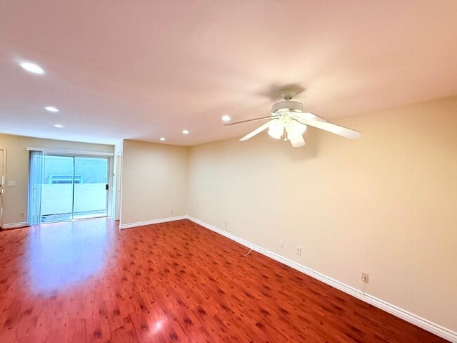 Photo - 12251 Moorpark St Unit 104