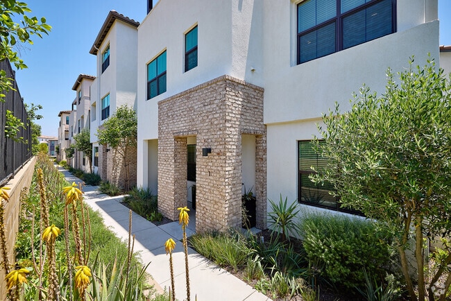 Building Photo - 13070 Olympus Cir Rental