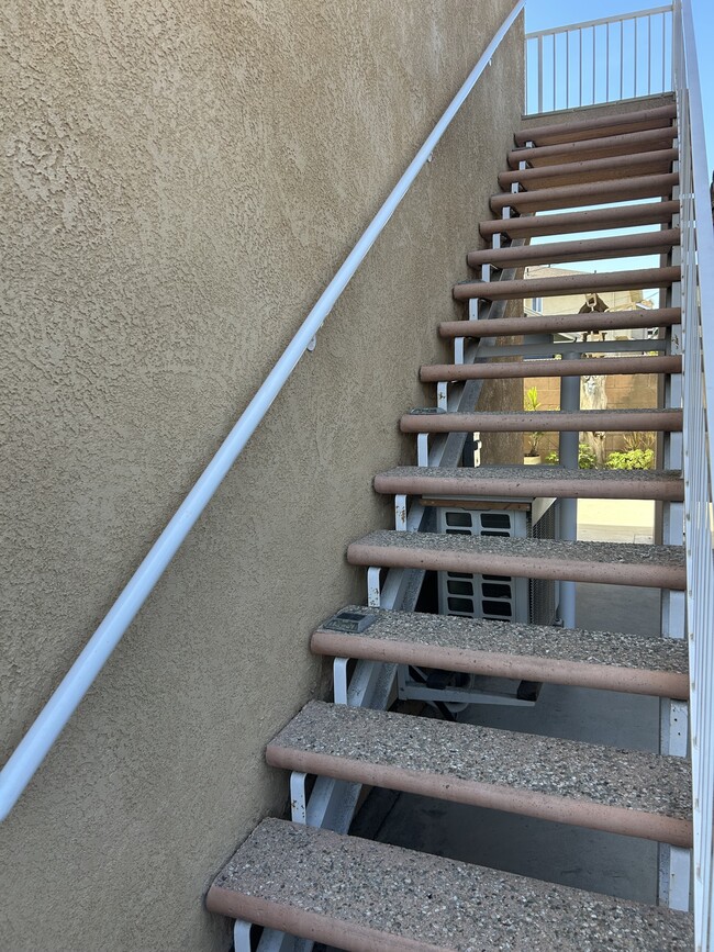 Photo - 21921 Halldale Ave Unit 1