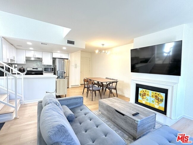 Photo - 2224 Duane St Townhome