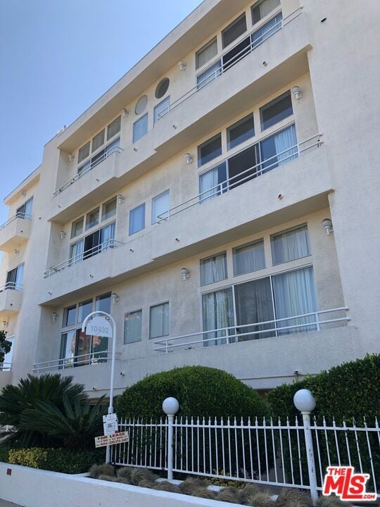 Photo - 10432 Eastborne Ave Unit 304