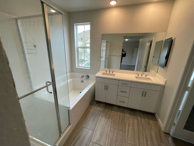 Photo - Luxury 4 Bedroom 3 Bathroom Home in a Gated Community in Murrieta!