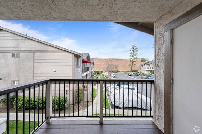 1BR, 1 BA - 460SF - Sunnyside Senior Apartments