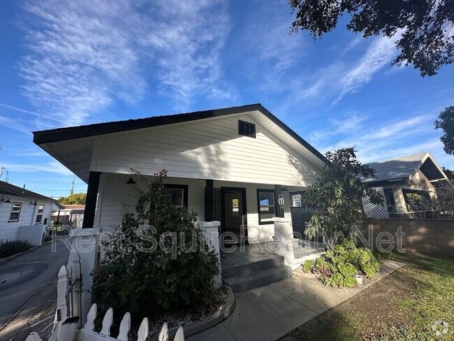 Building Photo - 821 N San Gabriel Ave Rental