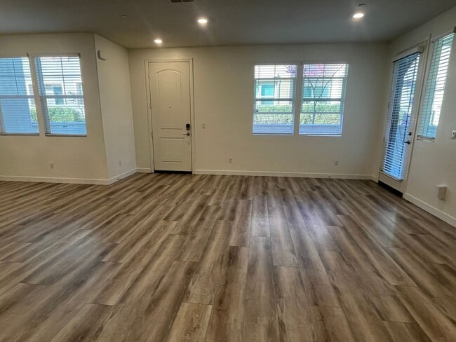 Photo - Spacious 3 bedroom, 3-bathroom condo for rent