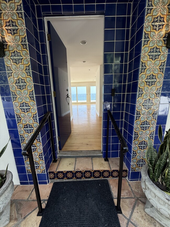 Entrance - 18139 Coastline Dr