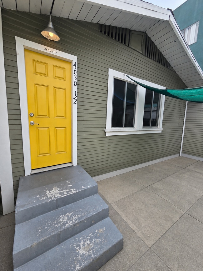 Building Photo - 4628 York Blvd Unit 4630 1/2 York Blvd