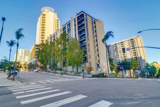 Building Photo - 1333 8th Ave Unit 206