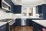 Photo - 13151 Victory Blvd