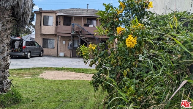 Photo - 832 W Imperial Hwy Condo Unit upper