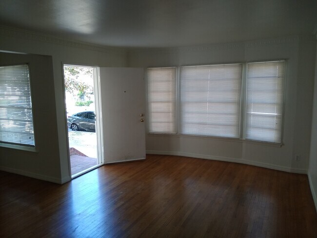 Photo - 5078 Pickford St Unit 5078 Pickford