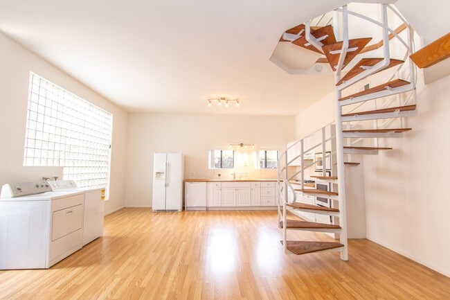 Photo - Loft-Like Unique 5 bed / 2 Bath Space with Lots of Character in Ocean Beach! Unit C