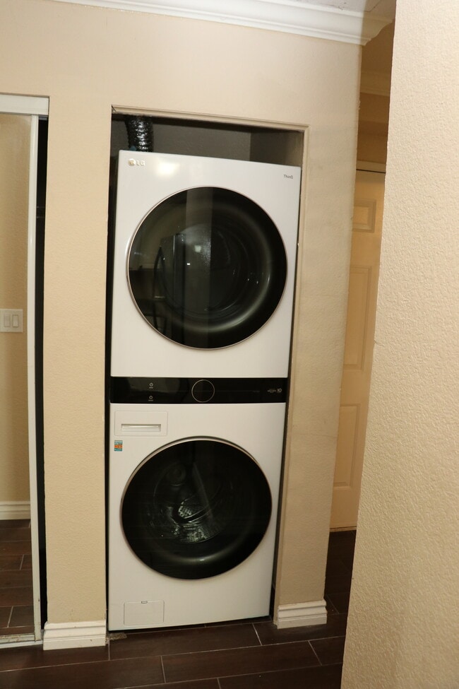 Full Size Washer/Dryer - 8889 Caminito Plaza Centro Unit 7118