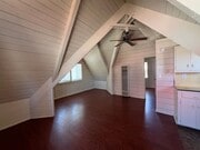 Photo - Cozy 1 Bedroom Apartment Located Near Free...