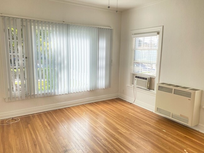 Photo - 1157 N Maryland Ave Unit 1157 #2