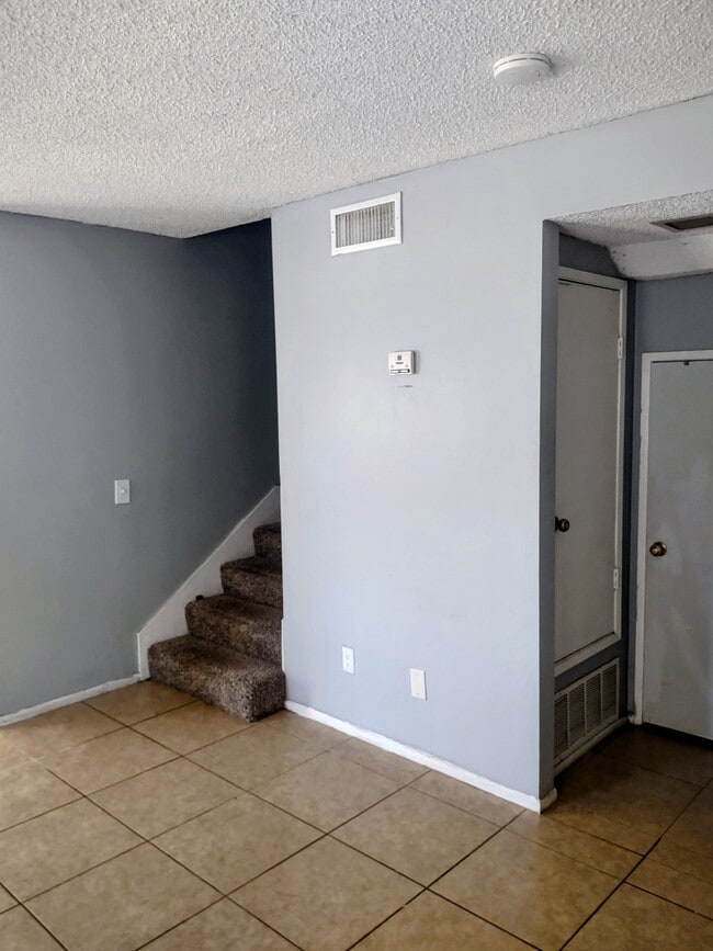 Photo - 1041 W Francis St Unit B