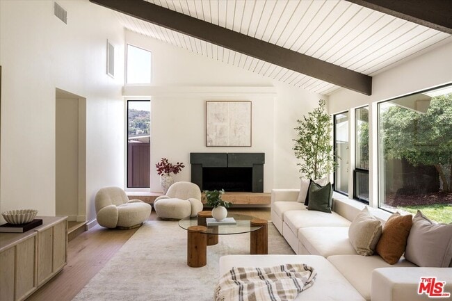 Photo - 2313 Banyan Dr