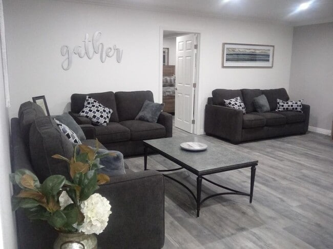 Photo - 9861 Pacific Ave