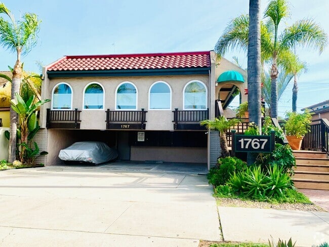 Building Photo - LIVE NEAR THE BEACH & MISSION BAY! 2BD/2BA... Unit 1767 Grand Avenue #6 Rental