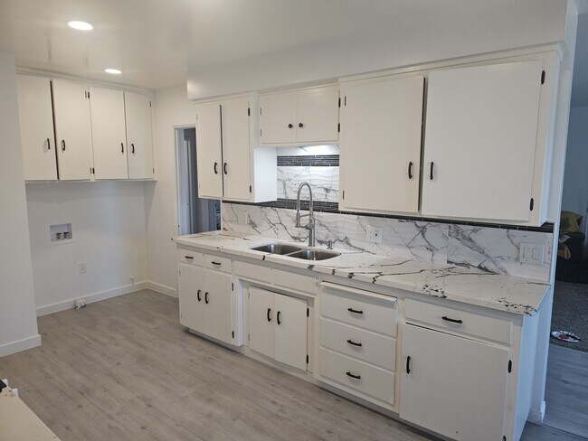 Photo - 1757 W 103rd St