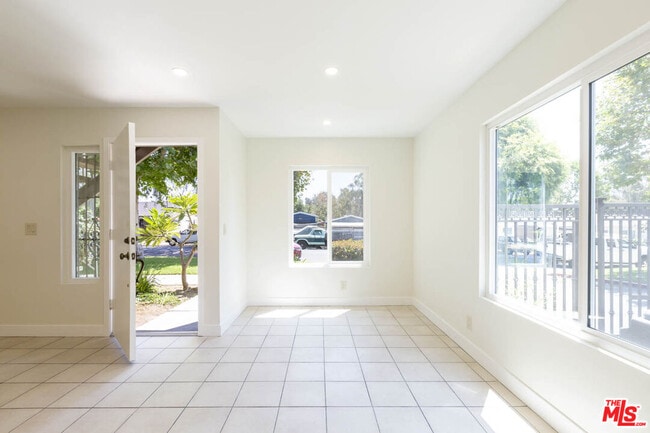 Photo - 2345 Highbury Ave Unit 21