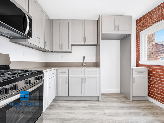 Building Photo - 147 Normandie Ave Unit 209