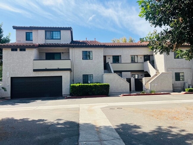 Luxury Living Awaits: Stunning Remodeled C... - Luxury Living Awaits: Stunning Remodeled C... House
