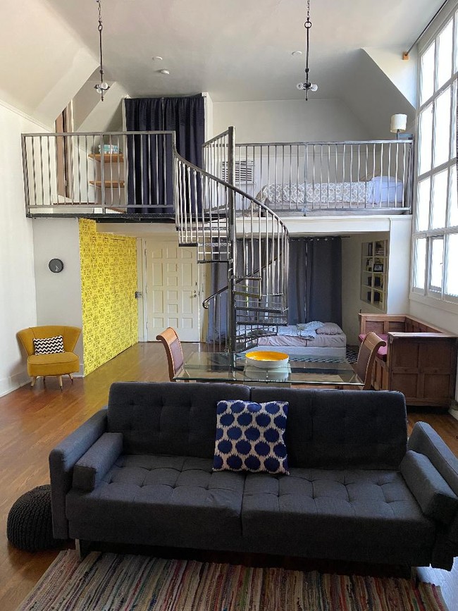 Photo - 1146 N Hudson Ave Apartment Unit 1146