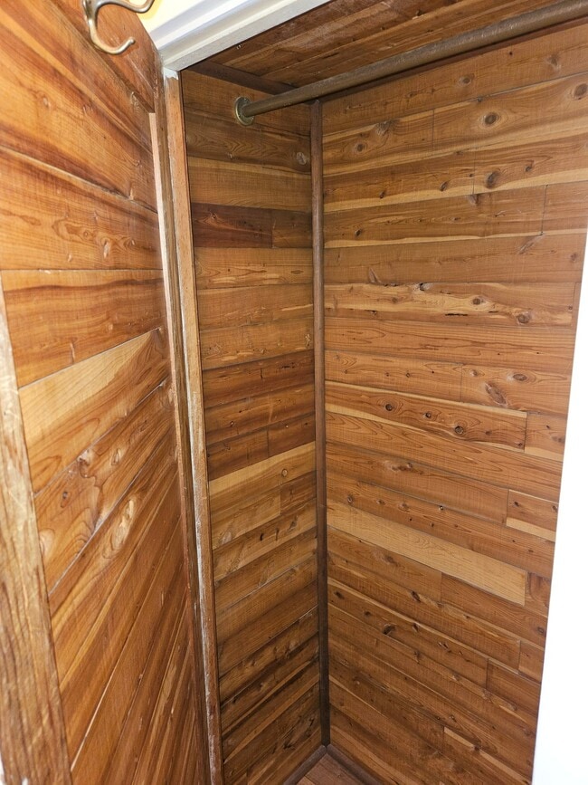 Photo - 1424 W 37th Dr