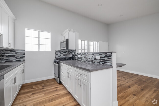 2BR, 1BA - 850SF - Kitchen - 10202-10206 S 10th Ave, LLC