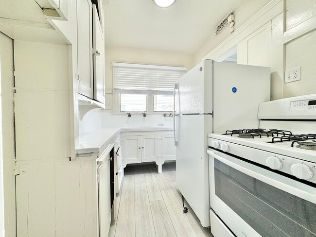 1121 1/2 Appleton St-A - 1121 1/2 Appleton St-A Condo Unit A