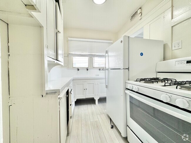 Building Photo - 1121 1/2 Appleton St-A Unit A Rental