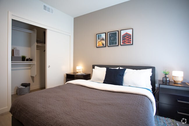 2BR, 2BA-1038 SF - Vestalia