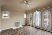 Photo - c07--2621 Magnolia Avenue Apartments