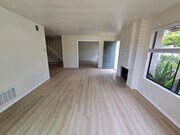 Photo - Spacious 4-Bedroom Townhome for Rent in De...