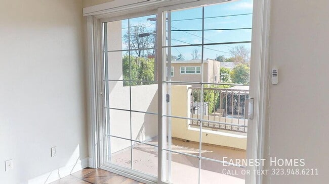 Photo - 14242 Burbank Blvd Unit 104