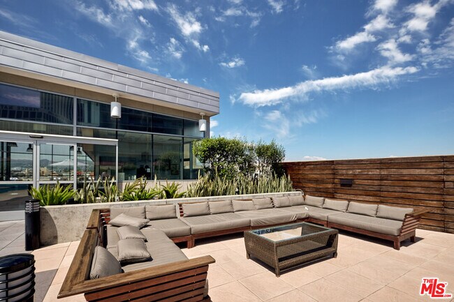 Photo - 3785 Wilshire Blvd Unit 1708