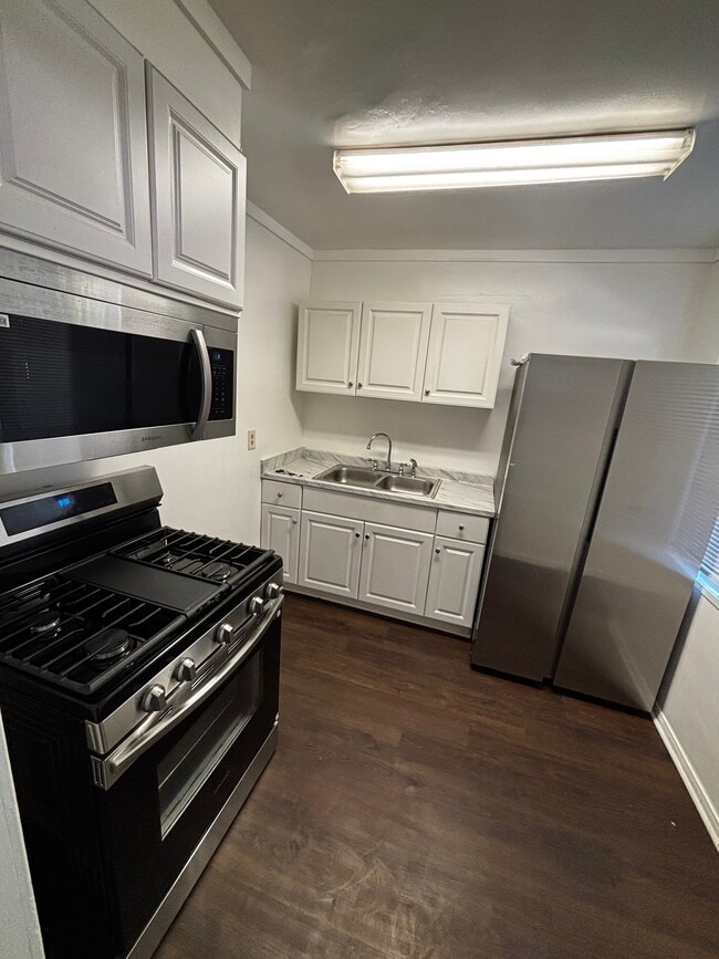 Building Photo - 143 La Porte St Unit A