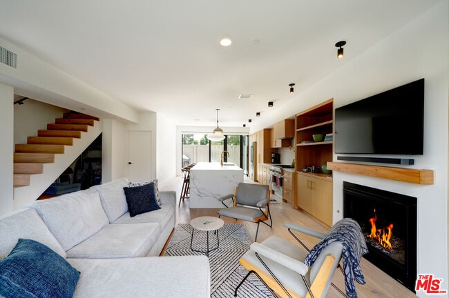 Photo - 6208 Tapia Dr Unit B