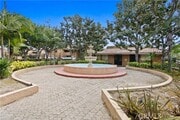 Photo - 1001 W MacArthur Blvd Condo Unit 20