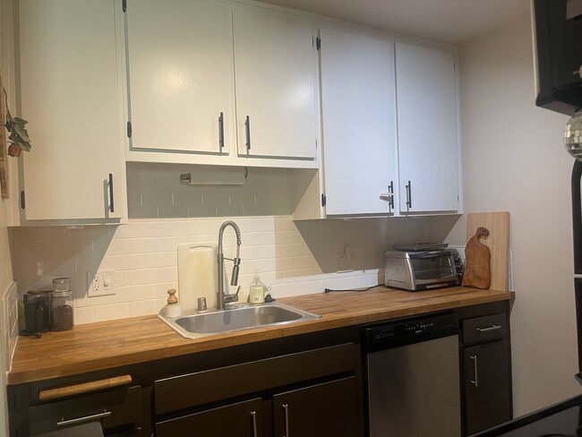 Photo - Charming 1 Bedroom, 1 Bathroom Condo