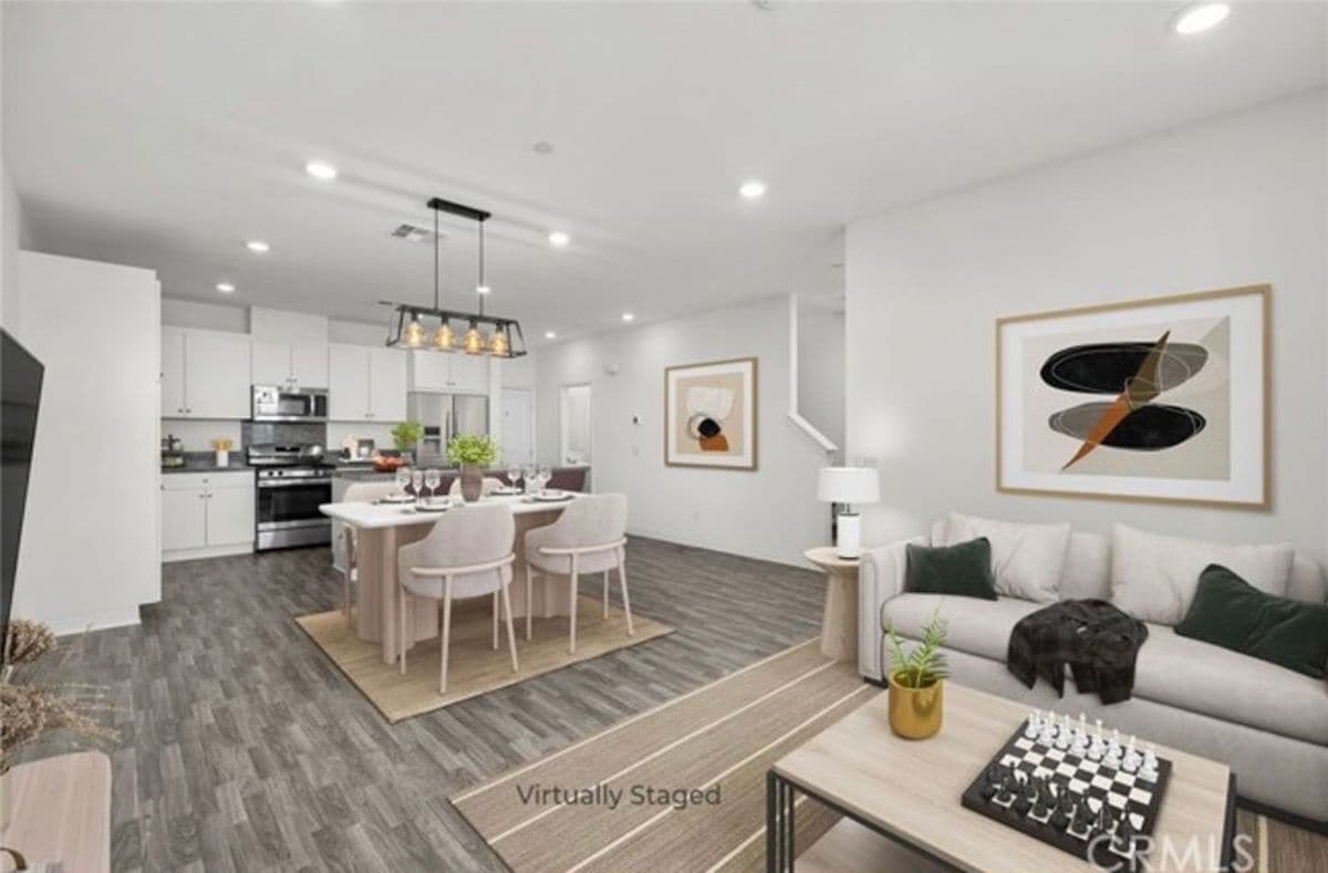 Photo - 15928 Lasselle St