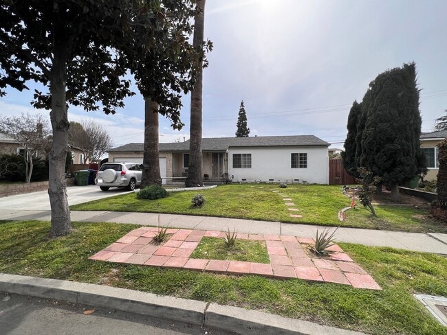 Photo - 14148 Community St