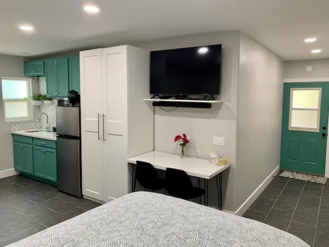 Building Photo - 3720 Granada Ave