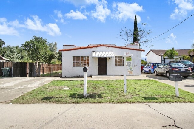 Building Photo - 3945 Severance Ave Unit A