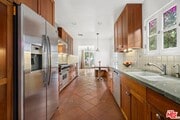 Photo - 879 Fiske St